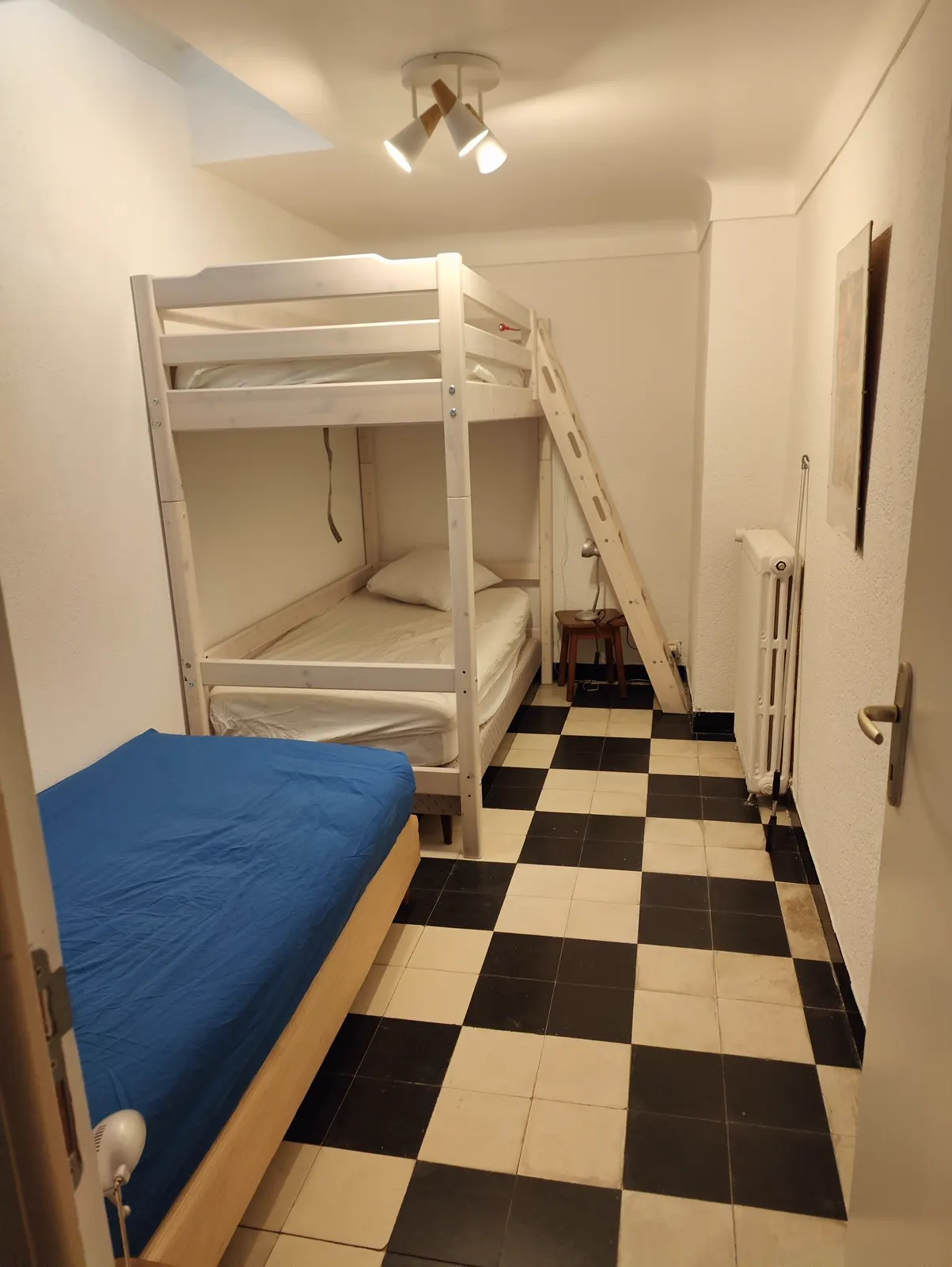 Chambre triple de l'appartement du deuxieme etage
